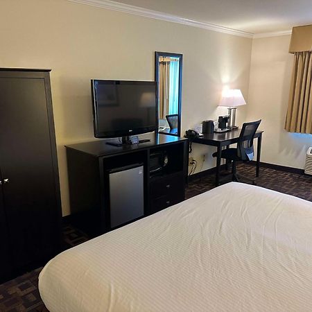 Best Western Plus Inn Of Hayward Exteriör bild