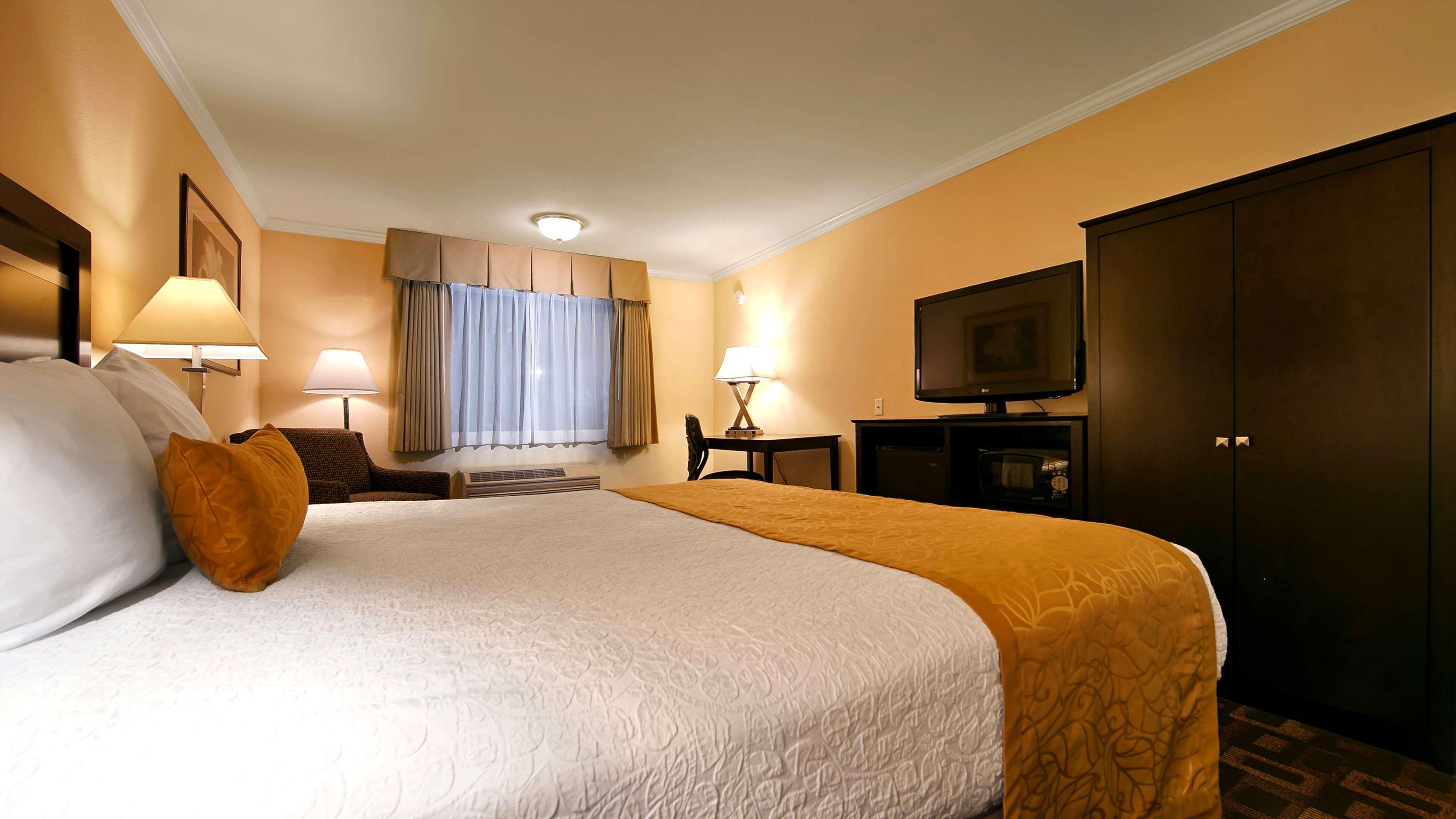 Best Western Plus Inn Of Hayward Exteriör bild