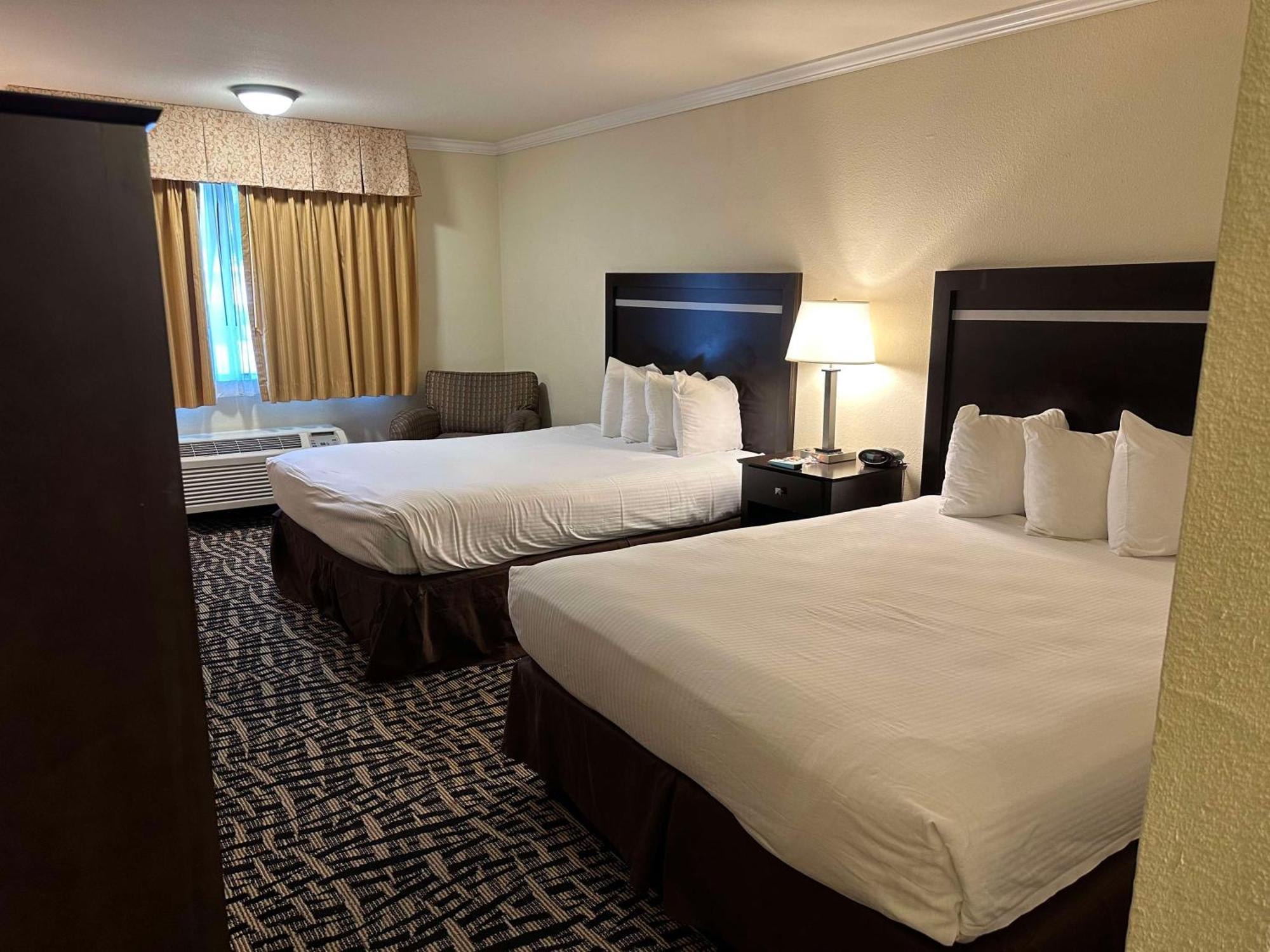 Best Western Plus Inn Of Hayward Exteriör bild